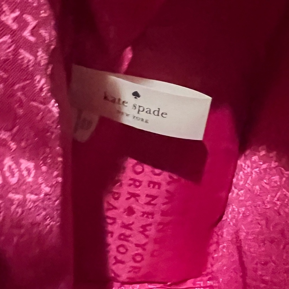 NWOT Kate Spade Pink Heart Shaped Flirt Crossbody handbag with removable strap - Picture 10 of 14